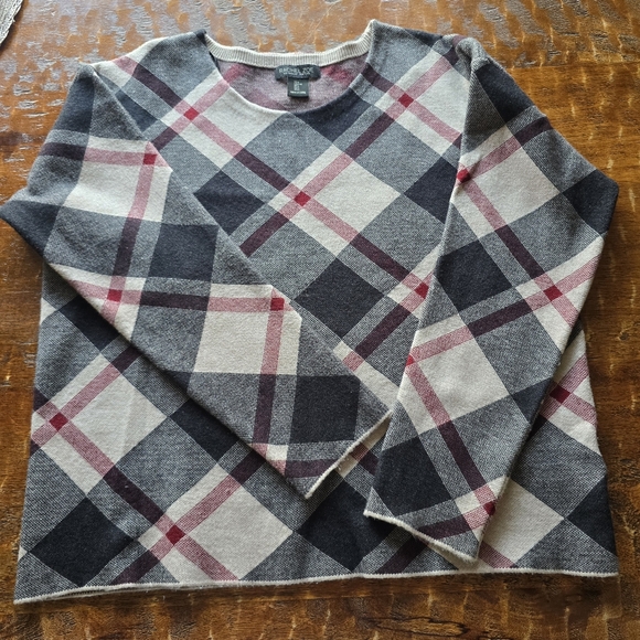 Rachel Zoe V-Neck Plaid Sweater in Black, White, and Red - Picture 5 of 8